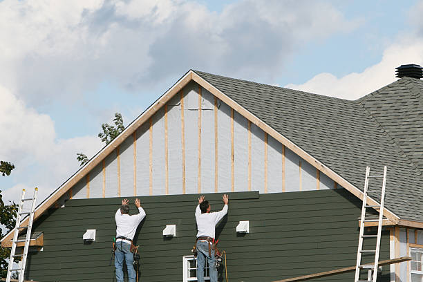 Professional Siding Replacement technician working in Richwood, NJ